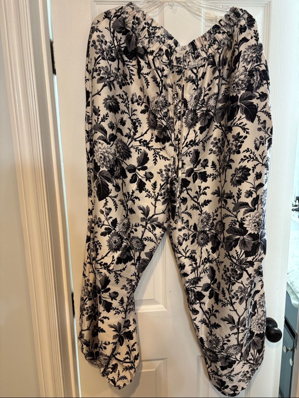 Maeve Black and Cream Floral Elastic Waist Pants
